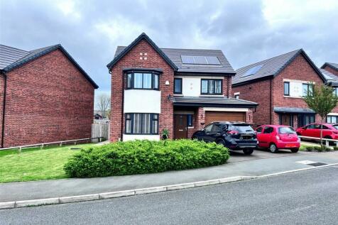 4 bedroom detached house for sale