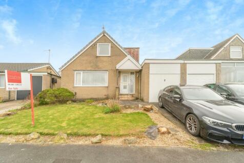 3 bedroom link detached house for sale