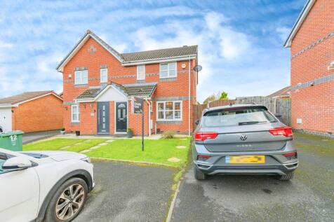 3 bedroom semi-detached house for sale