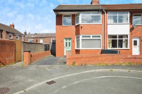 3 bedroom end of terrace house for sale