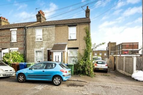 2 bed end of terrace house