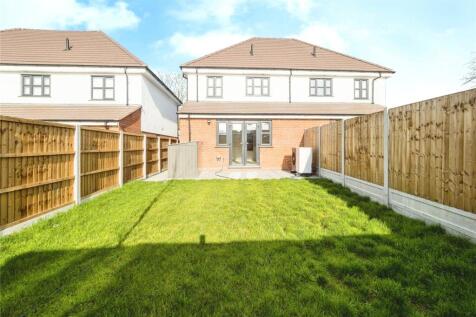 4 bedroom semi-detached house for sale