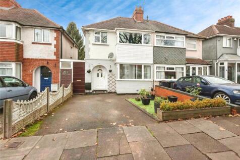 3 bedroom semi-detached house for sale