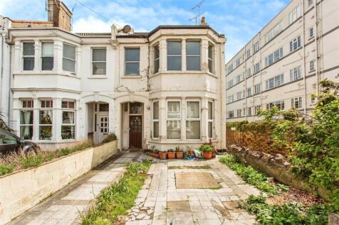 3 bedroom flat for sale