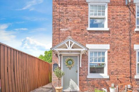2 bedroom end of terrace house for sale