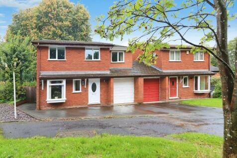 4 bedroom link detached house for sale