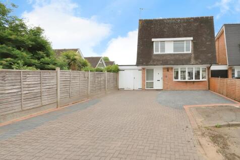4 bedroom link detached house for sale