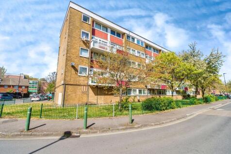 3 bedroom flat for sale