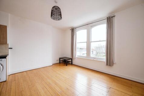 2 bedroom maisonette for sale