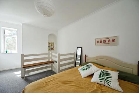 1 bedroom maisonette for sale