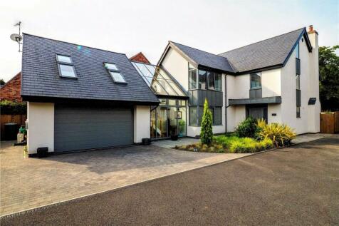 6 bedroom detached house for sale