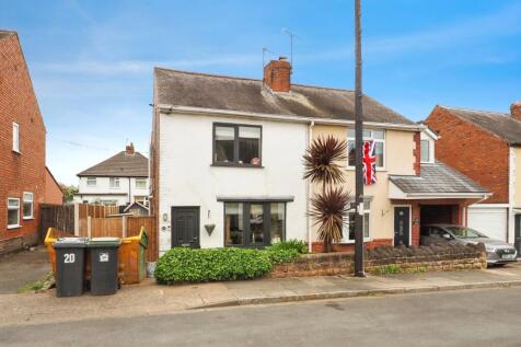 2 bedroom semi-detached house for sale