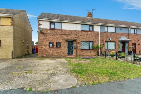 3 bedroom end of terrace house for sale