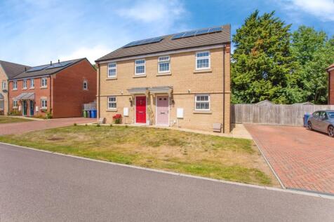 3 bedroom semi-detached house for sale