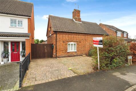 2 bedroom semi-detached house for sale