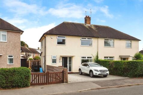 3 bedroom semi-detached house for sale