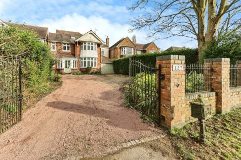 5 bedroom detached house for sale