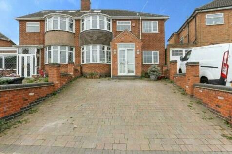 4 bedroom semi-detached house for sale