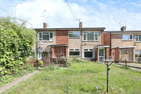 2 bedroom maisonette for sale