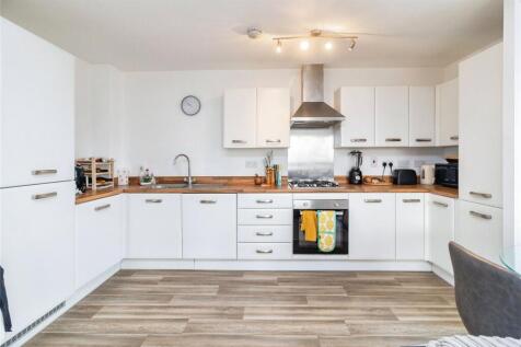 2 bedroom flat for sale