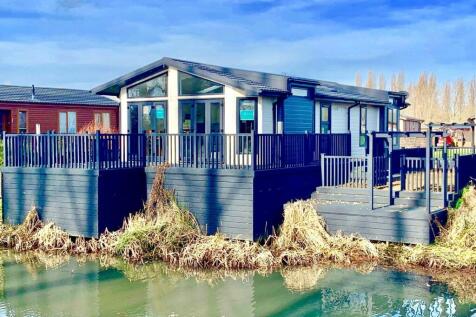 2 bedroom detached house for sale