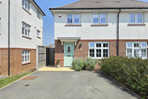 3 bedroom semi-detached house for sale