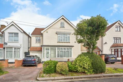 6 bedroom detached house for sale