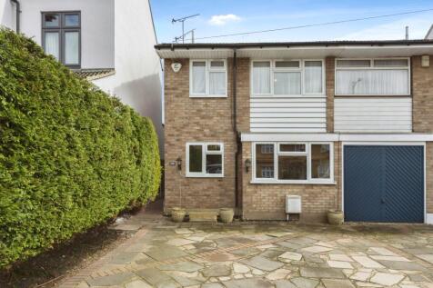 3 bedroom semi-detached house for sale