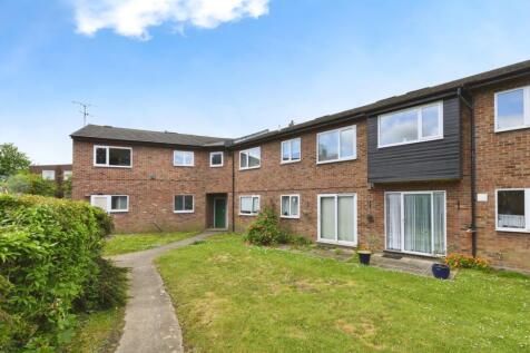 3 bedroom flat for sale