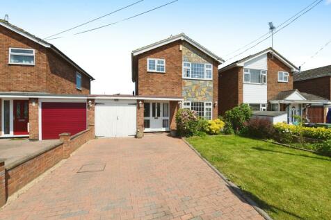 3 bedroom link detached house for sale