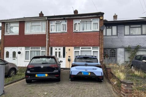 3 bedroom terraced house for sale