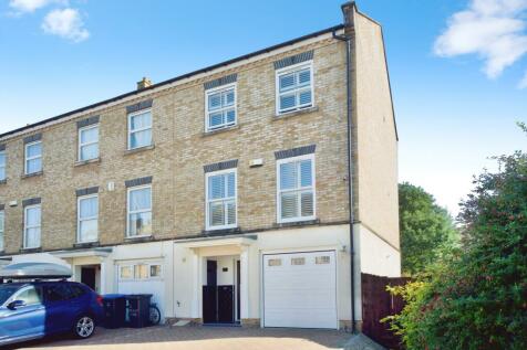 4 bedroom terraced house for sale