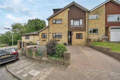 5 bedroom end of terrace house for sale