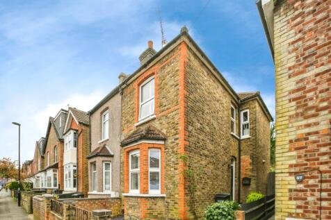 2 bedroom semi-detached house for sale