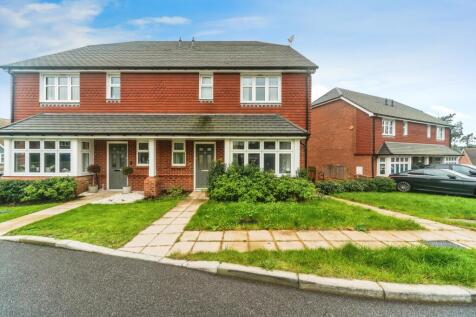 4 bedroom semi-detached house for sale