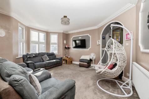 5 bedroom semi-detached house for sale
