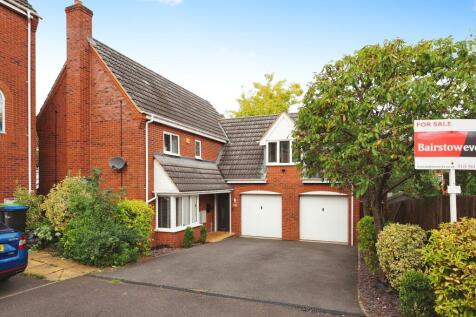 4 bedroom detached house for sale