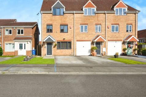 4 bedroom town house for sale