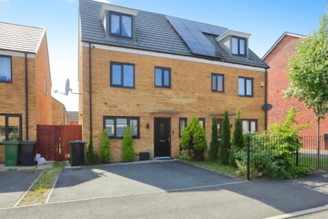 4 bedroom semi-detached house for sale