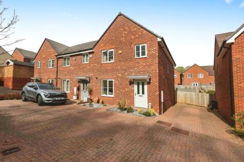 3 bedroom end of terrace house for sale