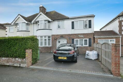 5 bedroom semi-detached house for sale