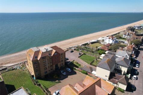 3 bedroom flat for sale