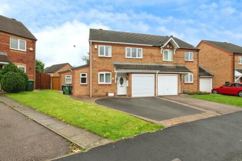 4 bedroom semi-detached house for sale