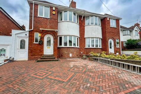 3 bedroom semi-detached house for sale