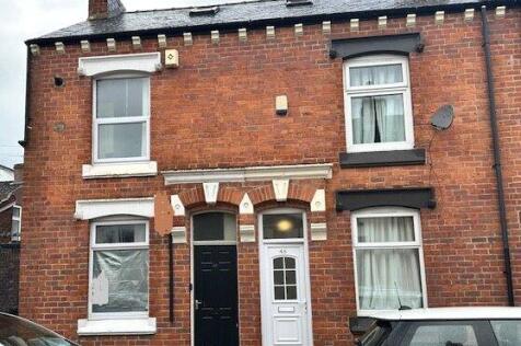 4 bedroom end of terrace house for sale