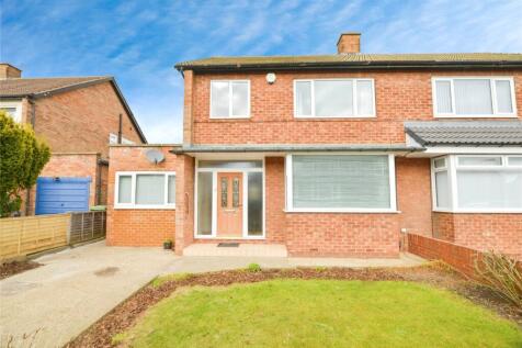 4 bedroom semi-detached house for sale