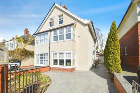 5 bedroom semi-detached house for sale