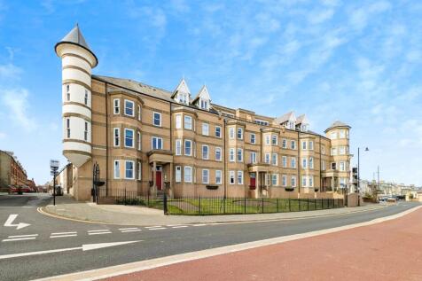 3 bedroom flat for sale