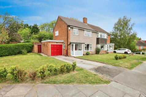 3 bedroom semi-detached house for sale