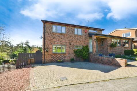 5 bedroom detached house for sale